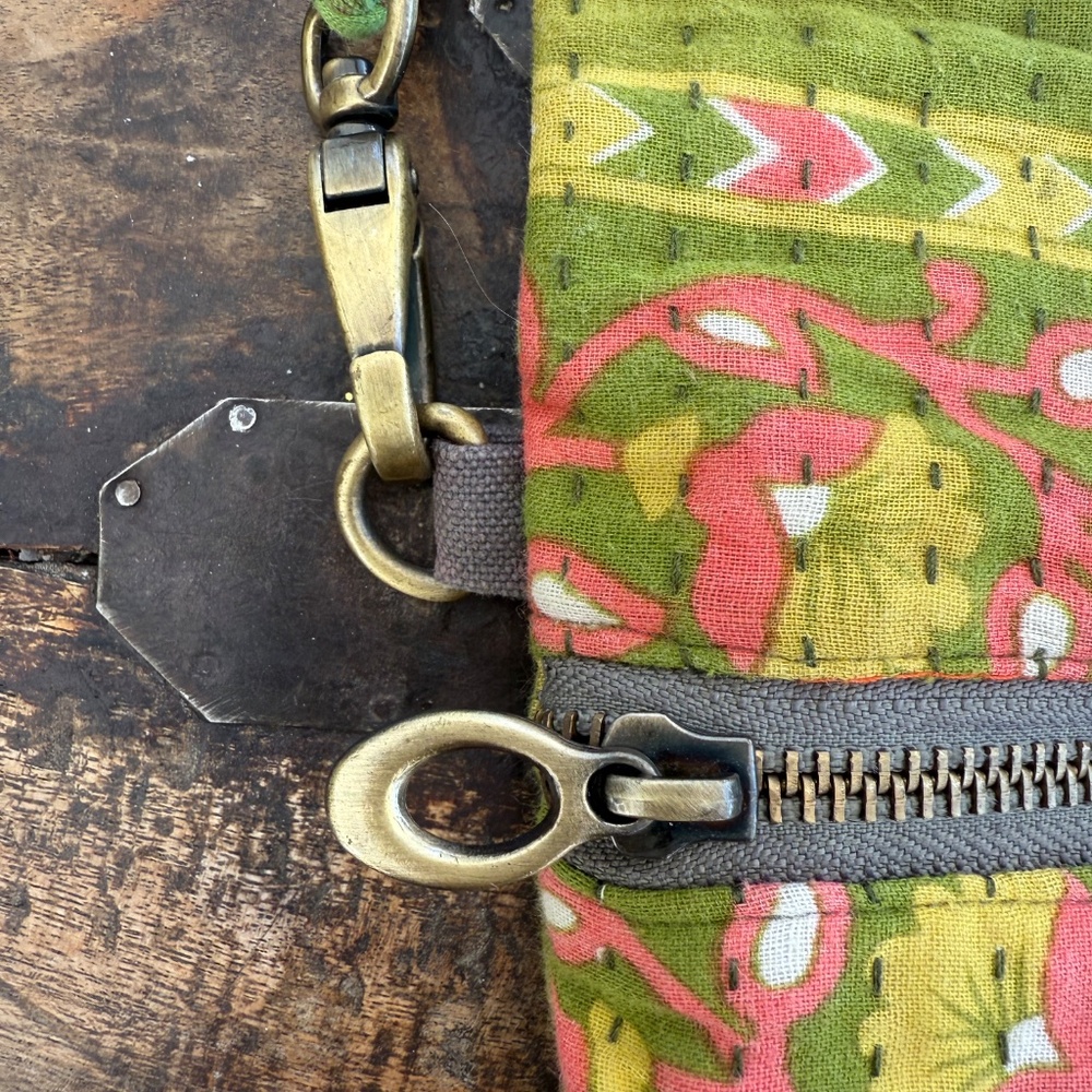 Sari Bari unique,green crossbody. - Picture 5 of 12